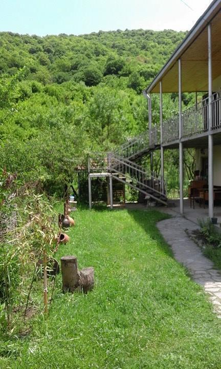Marine'S Guest House Ananuri Екстериор снимка