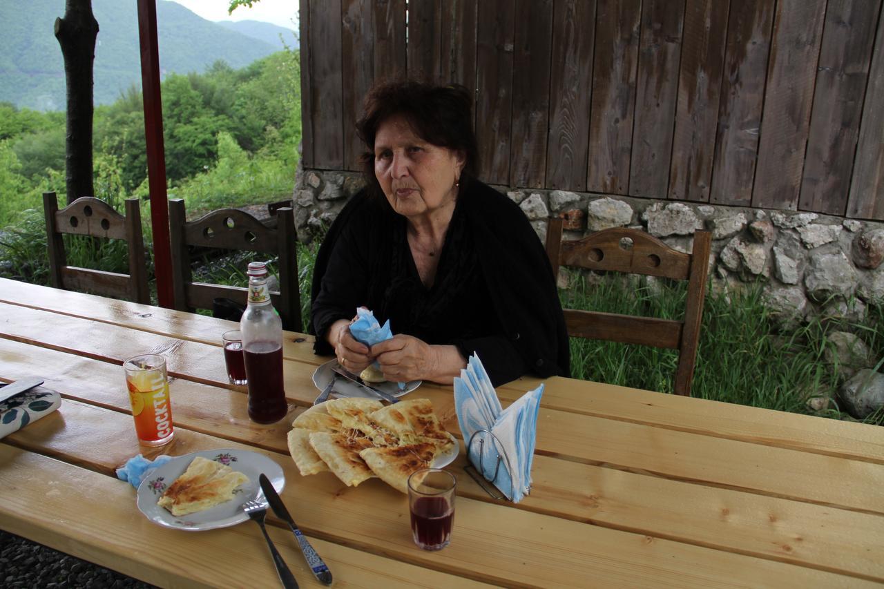Marine'S Guest House Ananuri Екстериор снимка